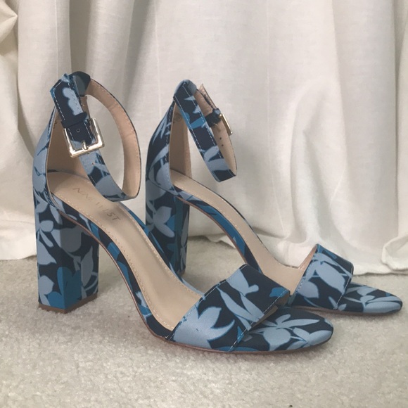 BRAND NEW never been worn Nine West heeled sandals. - Picture 5 of 5